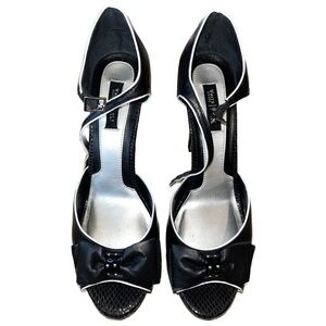 WHITE HOUSE BLACK MARKET Leather Peep Toe Ankle Strap Dressy High Heels Sz 8